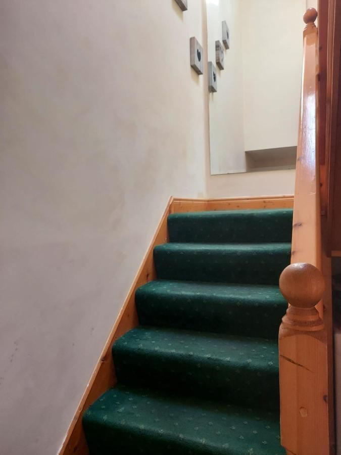 Edwards Cosy B&B Galway Exterior photo